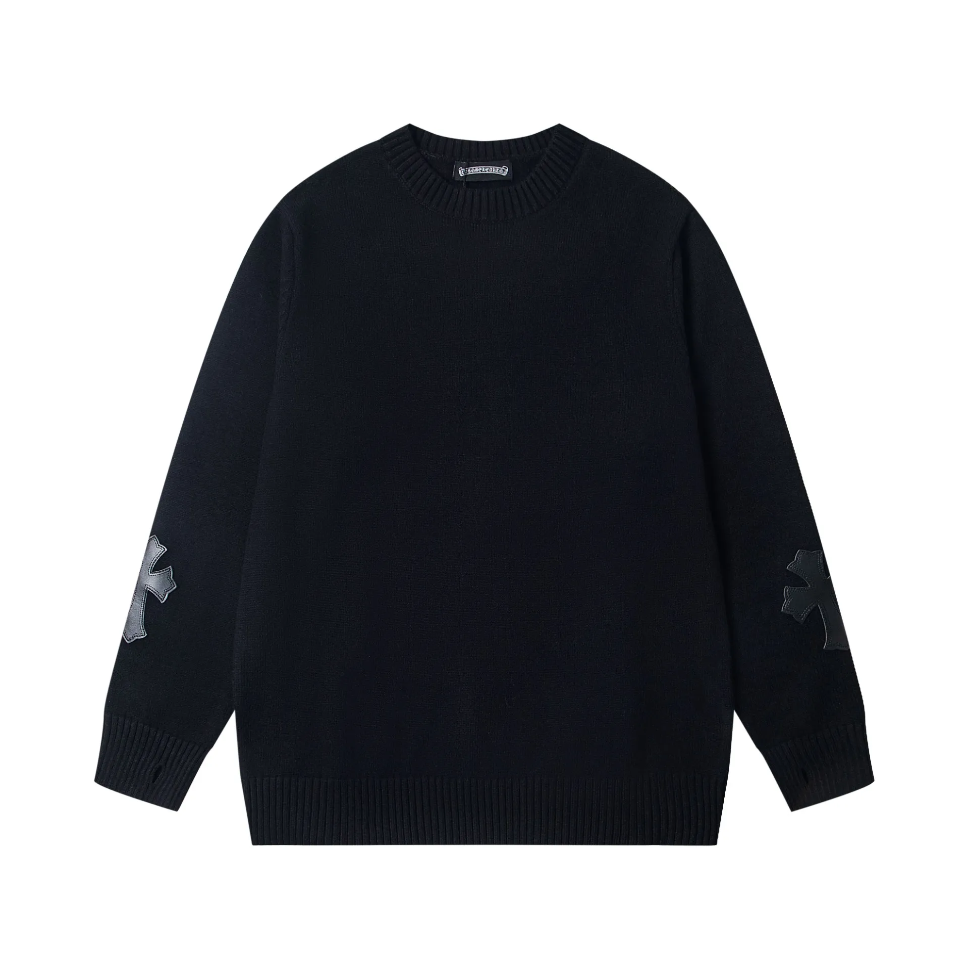 P260 model number: G801 Chrome Hearts new cross knitted jacquard appliqué embroidered round neck sweatshirt 1️⃣ Purchase the original version, containing 20% ​​wool. The item is made of custom-dyed and custom-spun yarn. It is heavy enough and thick enough to feel heavy in the hand. The workmanship details are perfectly controlled, and the upper body effect is also very comfortable! 2️⃣ It is very youthful and energetic, and can be easily worn by both men and women. It is very in line with the fashion aesthetic concepts of today's young people, creating a casual and lazy fashion tone. It is a must-have for couples in autumn and winter! 3️⃣ Complete accessories, same style for men and women. Color: black, white Size: S, M, L